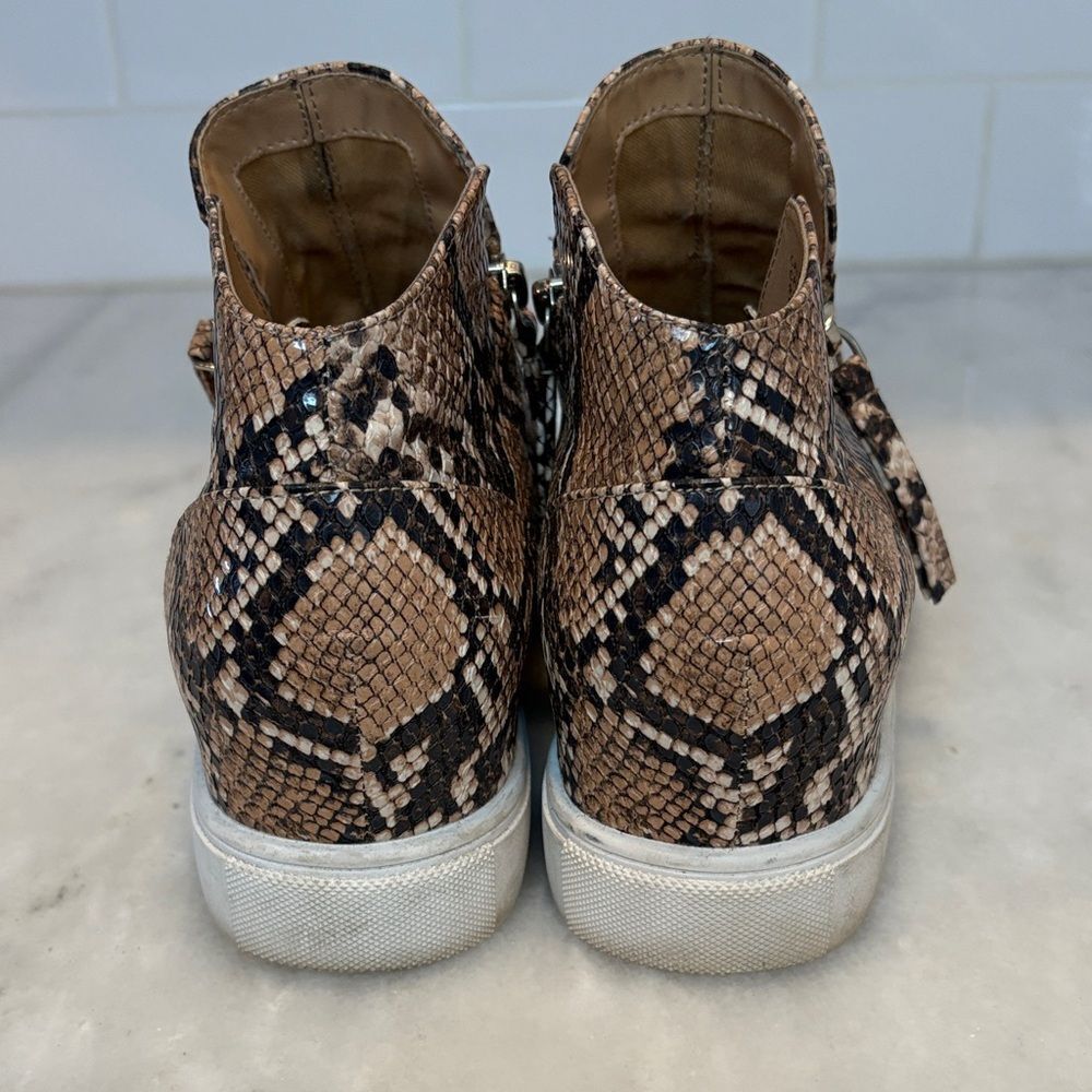 Steve Madden Shoe Boot Sneaker Caliber Hidden Wedge Snakeskin Python Booties - Picture 17 of 17